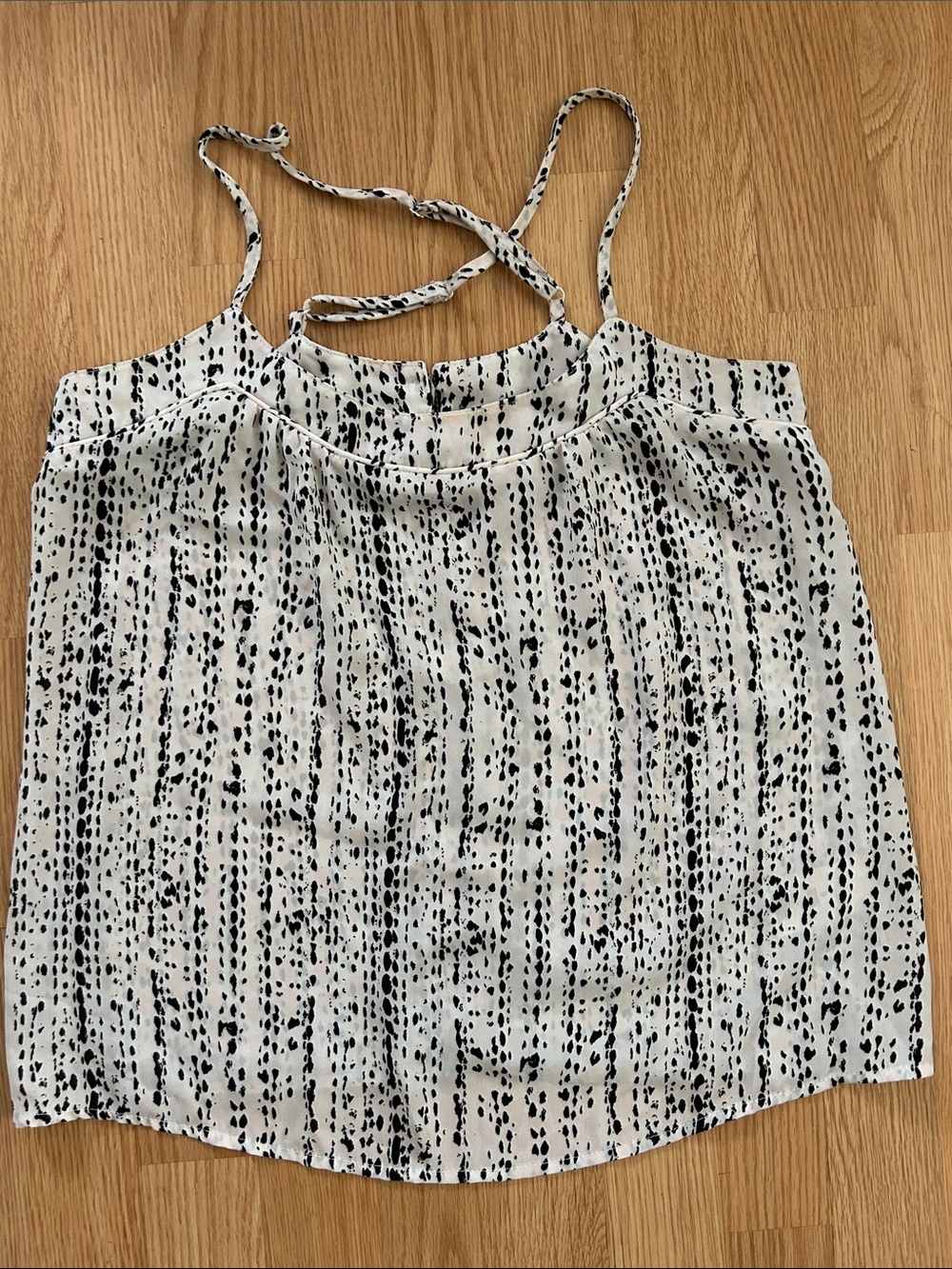 Jessica Simpson spaghetti strap sleeveless blouse